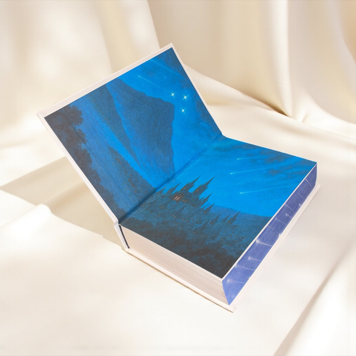 “A Court Of Mist and Fury” Collectors Edition - Book 2 - Hand-bound Leather Hardback | Sprayed Edges | Custom End Papers | Gold Foiling